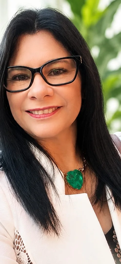 Dra. Alessandra Bueno